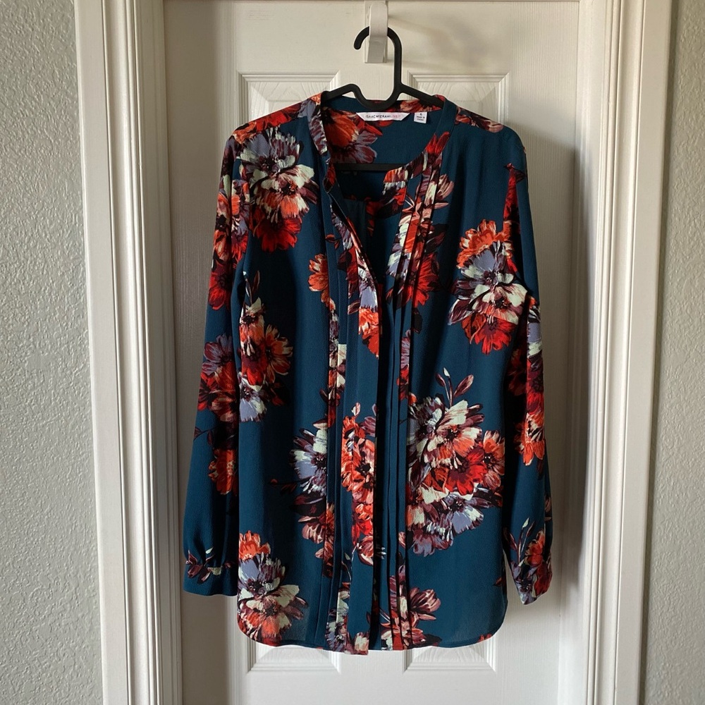 Isaac Mizrahi long sleeved floral blouse